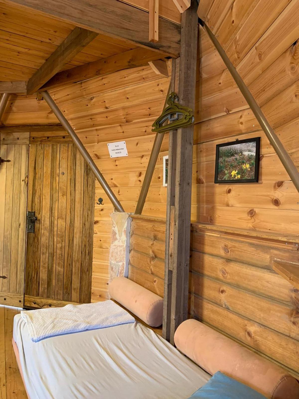בקתת עץ בחורש במנות - דום גיאודזי - Wooden Cabin In Manot Экстерьер фото